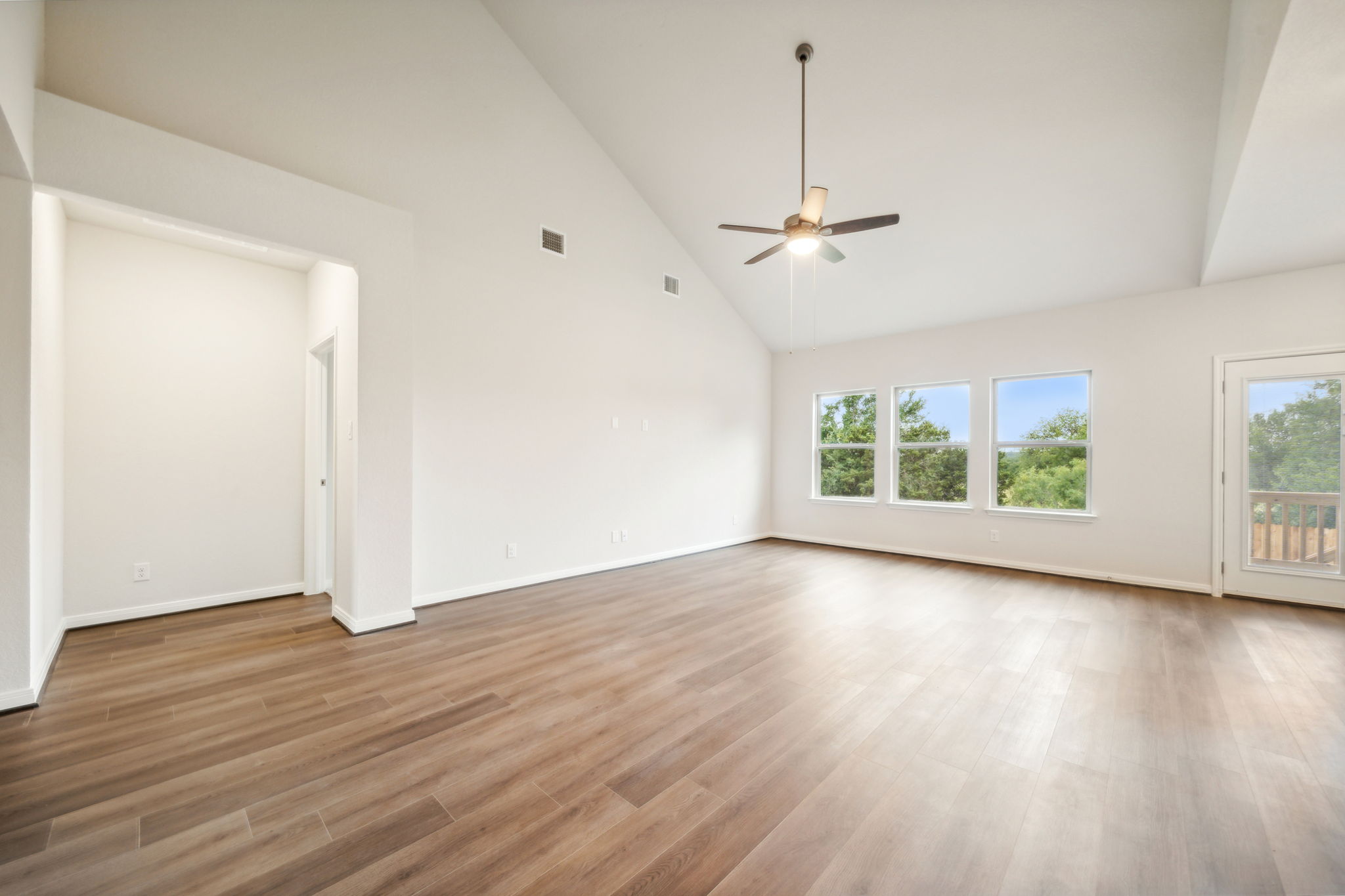 San Antonio - Autry Pond - 16907 Blaise Terr, San Antonio, TX 78247 - 015