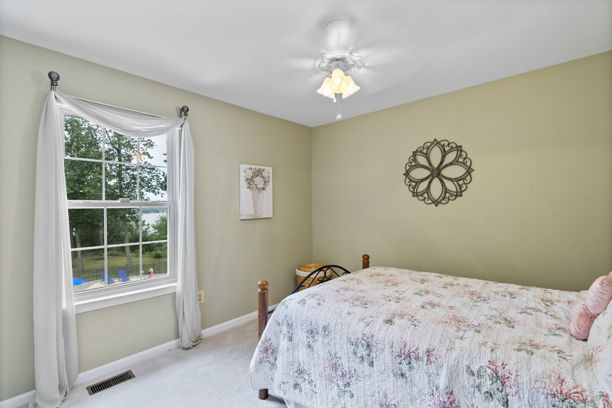 1702 Church Point 51