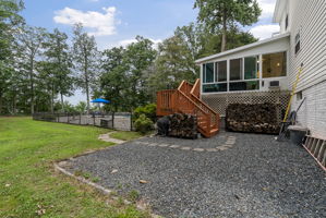 1702 Church Point 61
