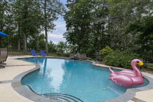 1702 Church Point 67