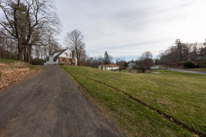 1702 Country Club Rd, Middletown, CT 06457, USA Photo 10
