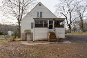 1702 Country Club Rd, Middletown, CT 06457, USA Photo 6