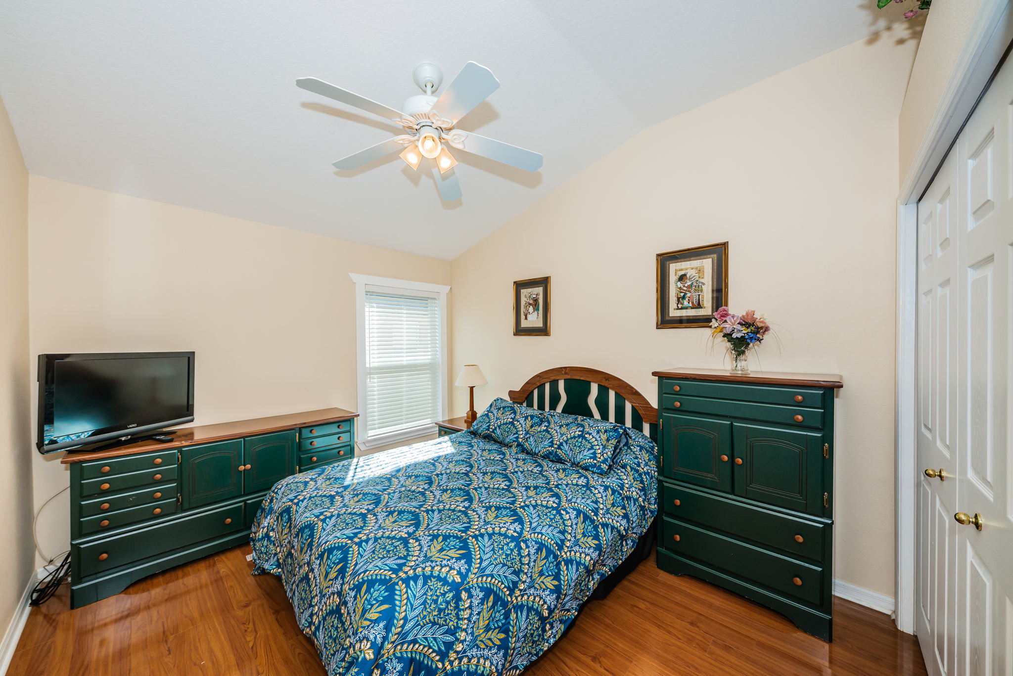 Bedroom2-3