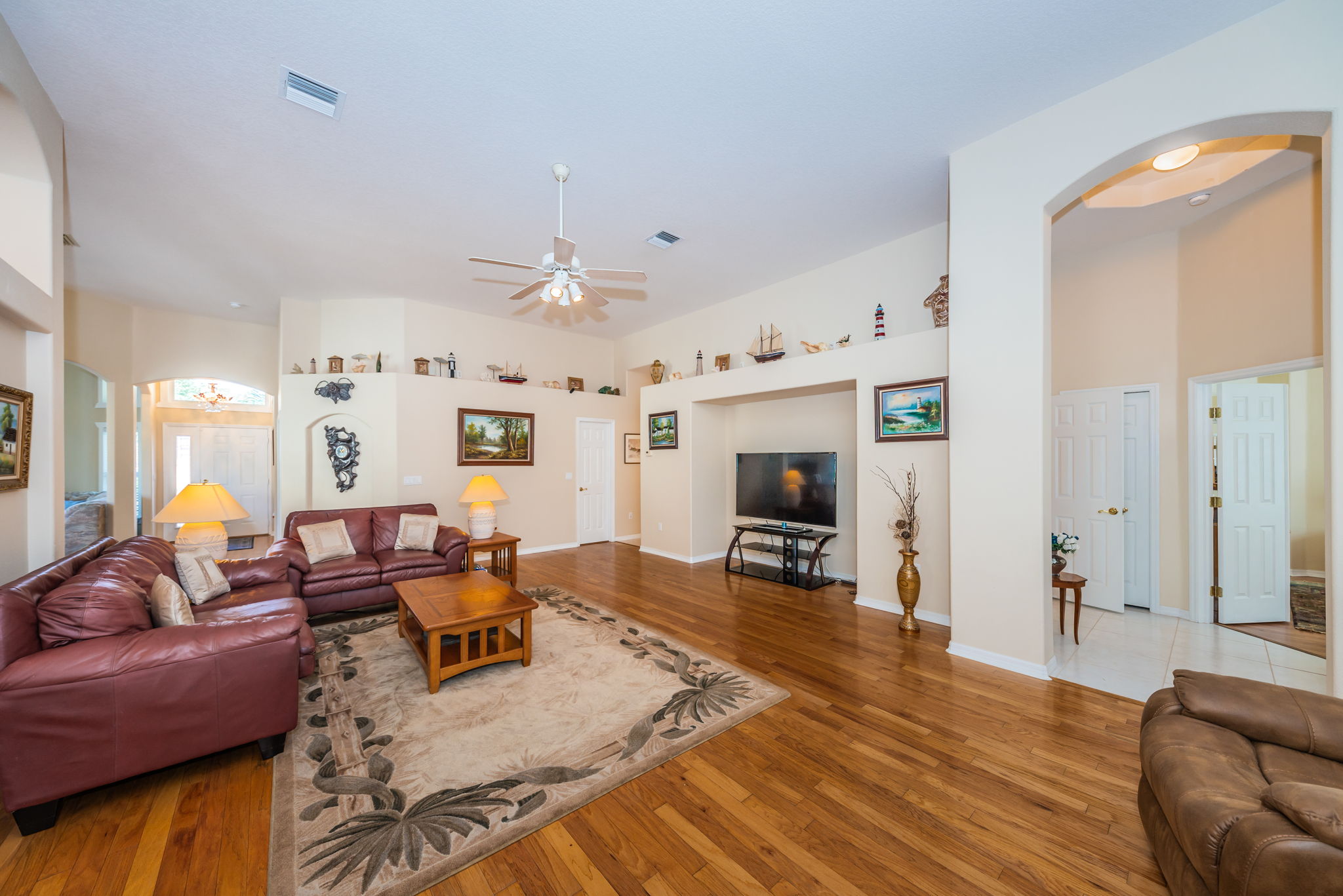 Family Room4-3