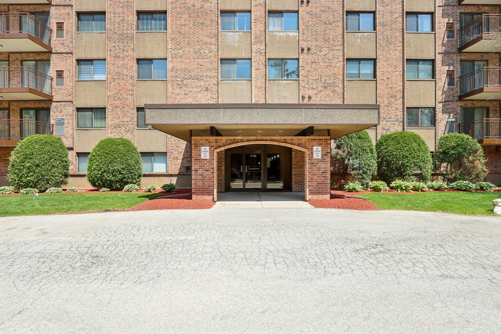 Mill St unit 302-1105-004.jpg