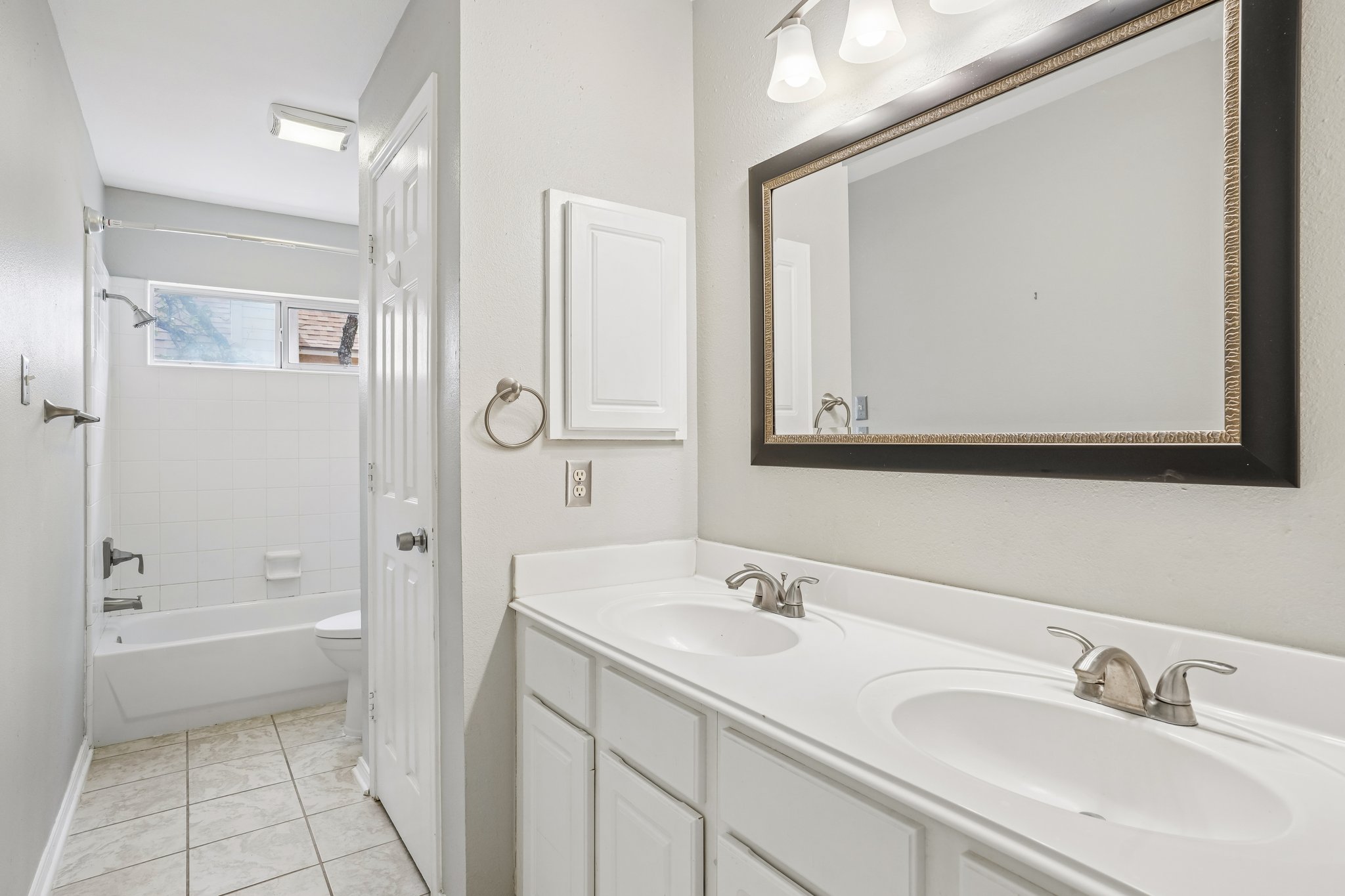 Hadbury Ln-S0605-035.jpg