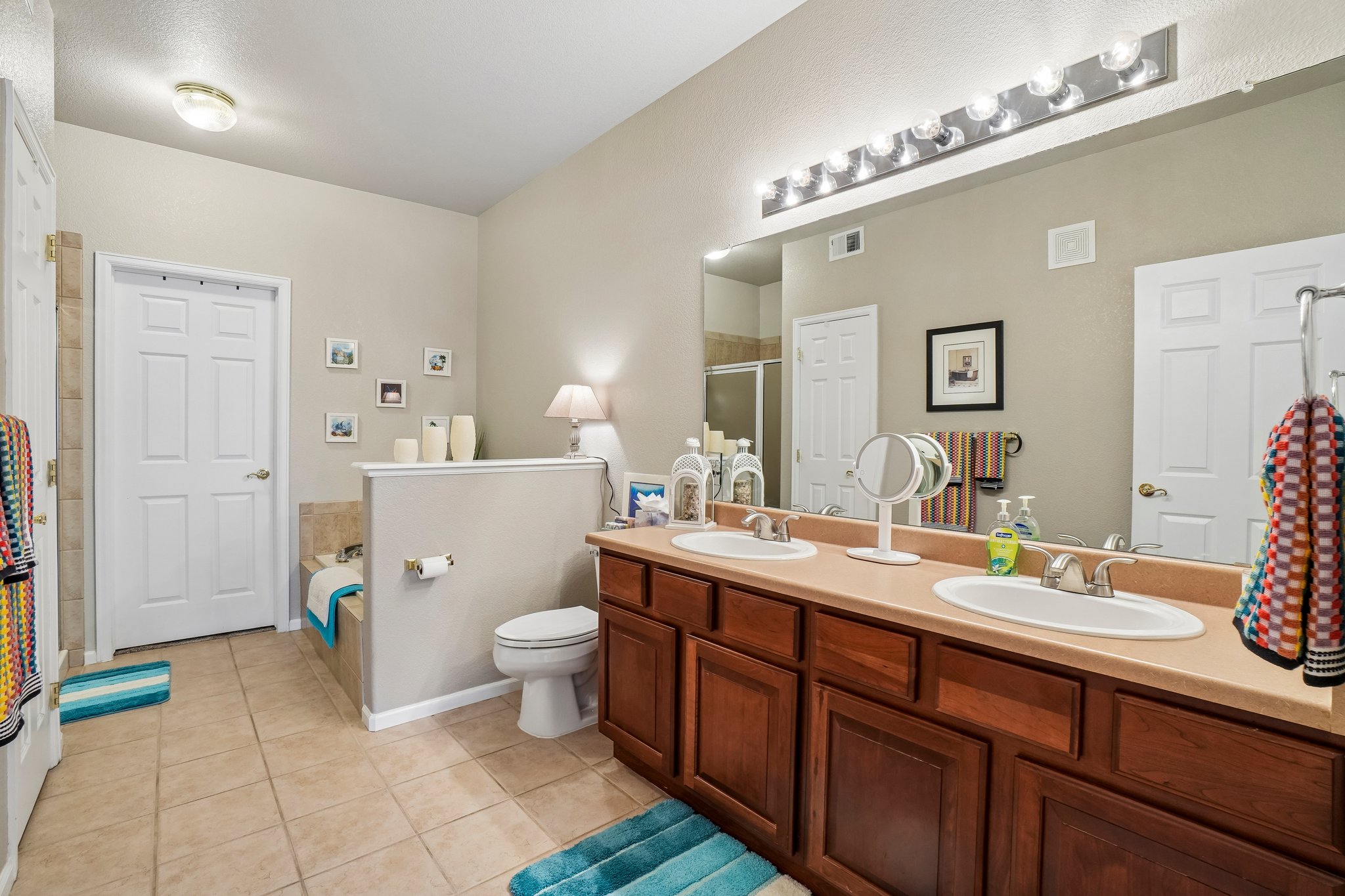 Whitehall Dr 8C-S1606-027.jpg