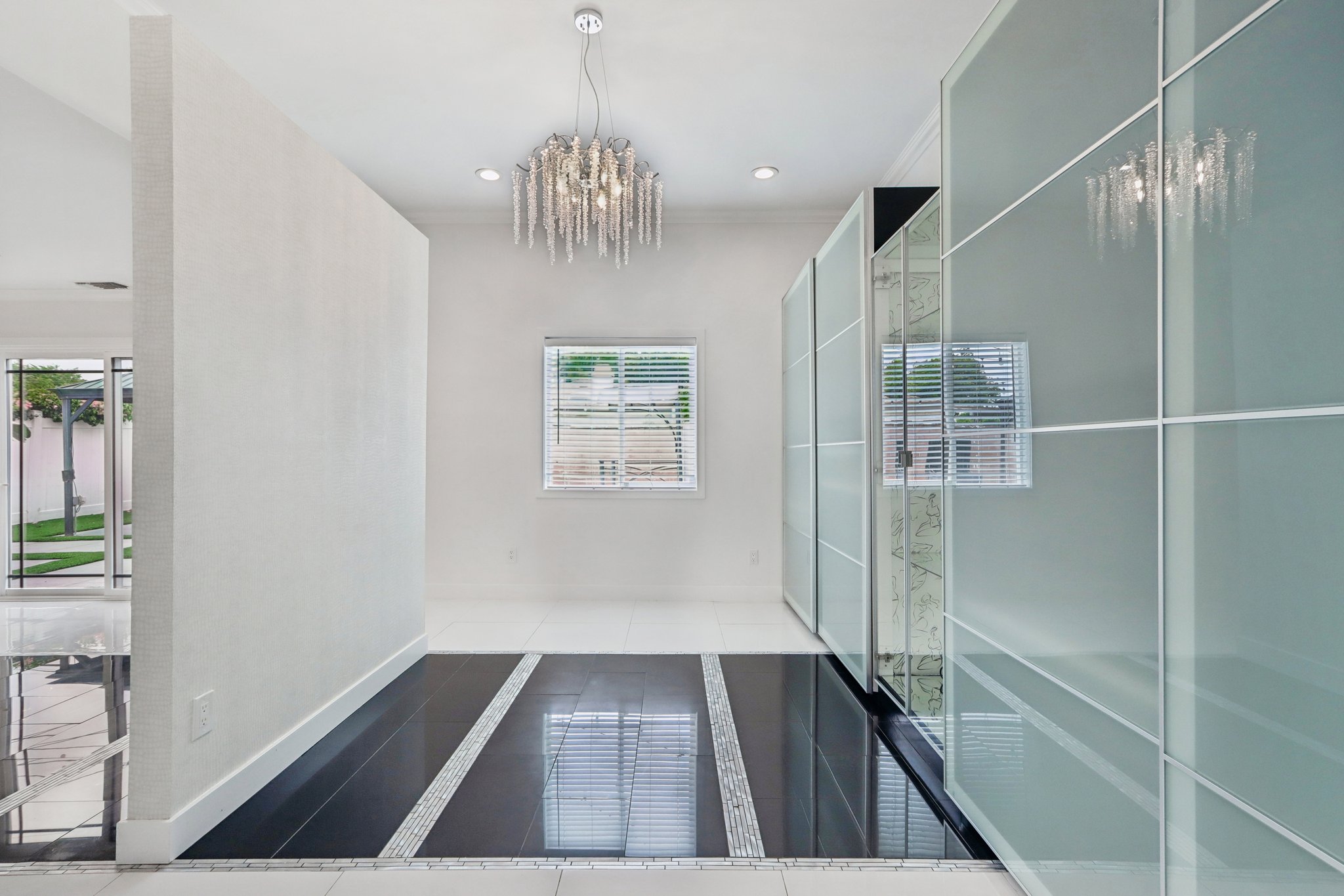 Glenburn Ave-1006-024.jpg