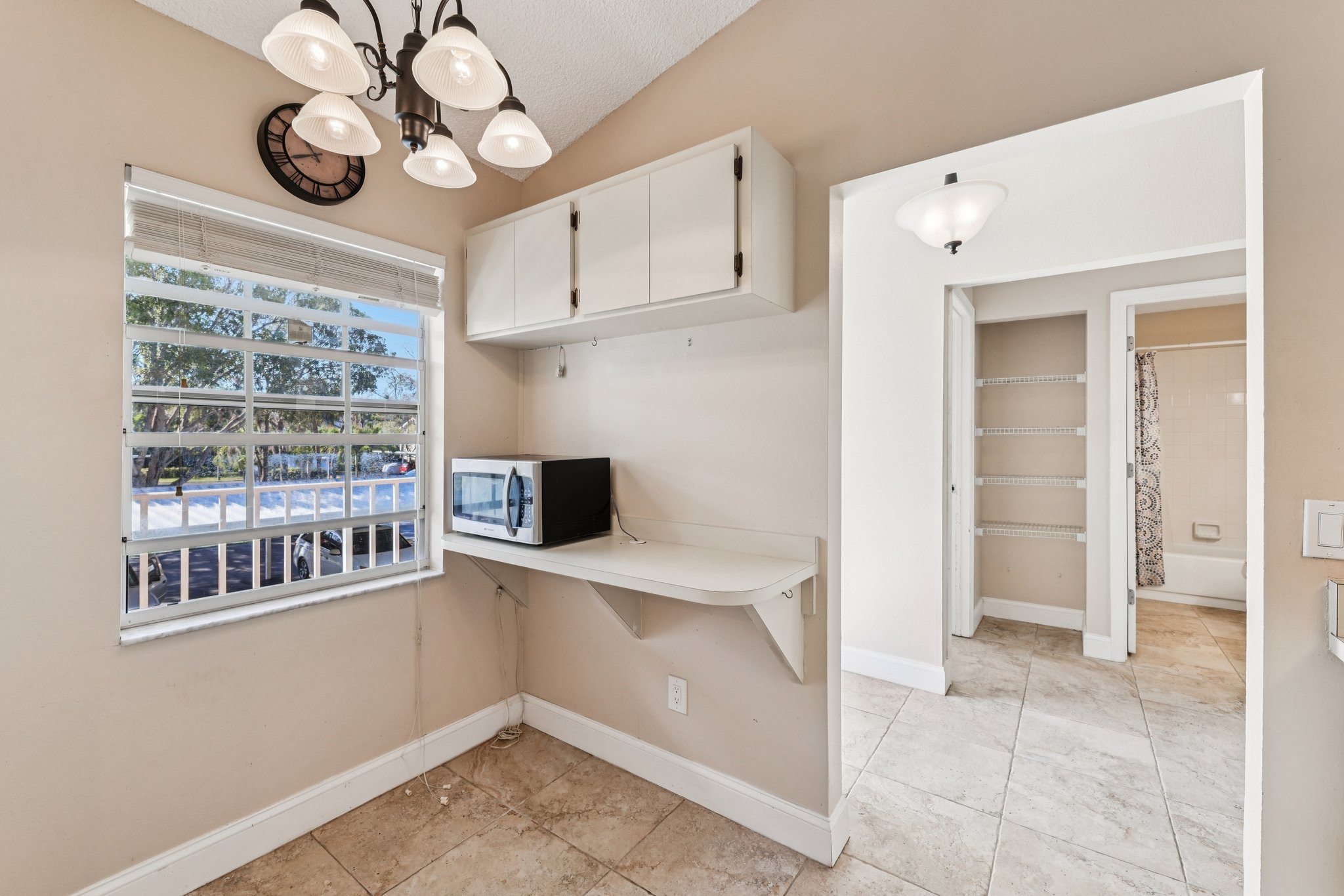 Kings Lake Blvd-S2201-005.jpg