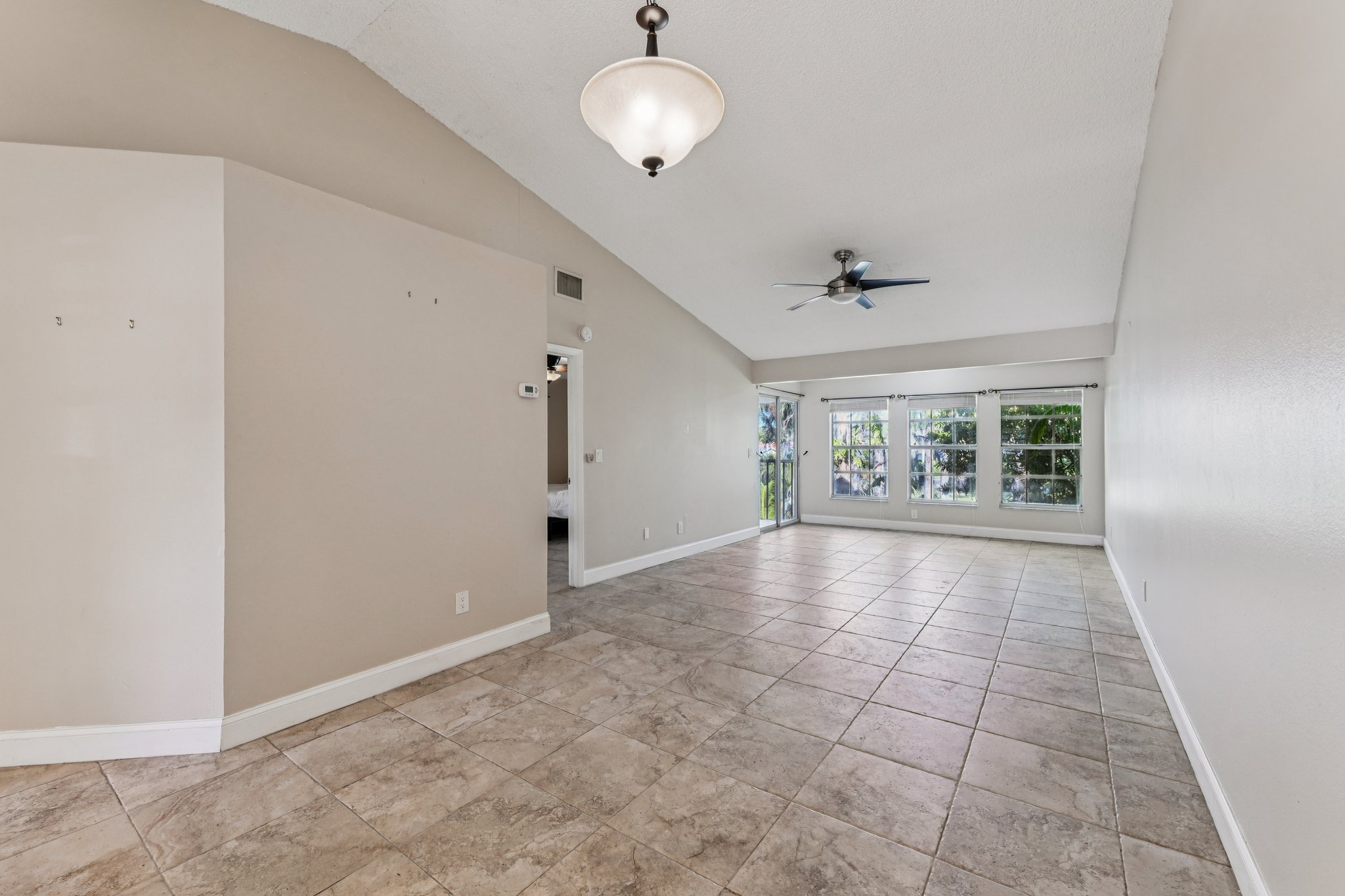 Kings Lake Blvd-S2201-008.jpg