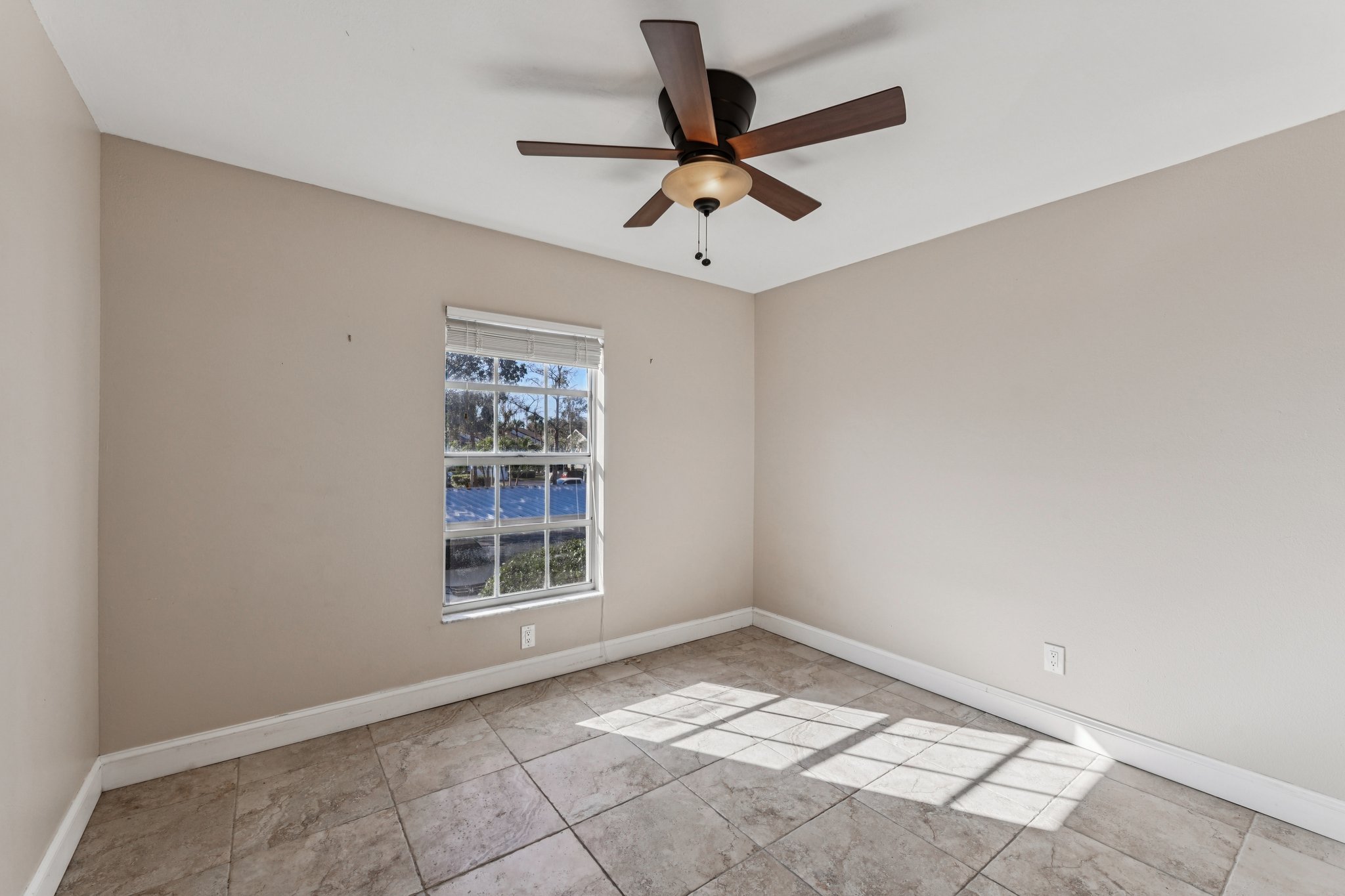 Kings Lake Blvd-S2201-012.jpg