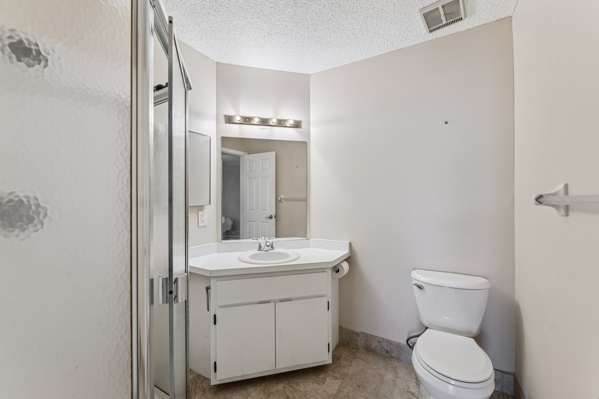 Kings Lake Blvd-S2201-018.jpg