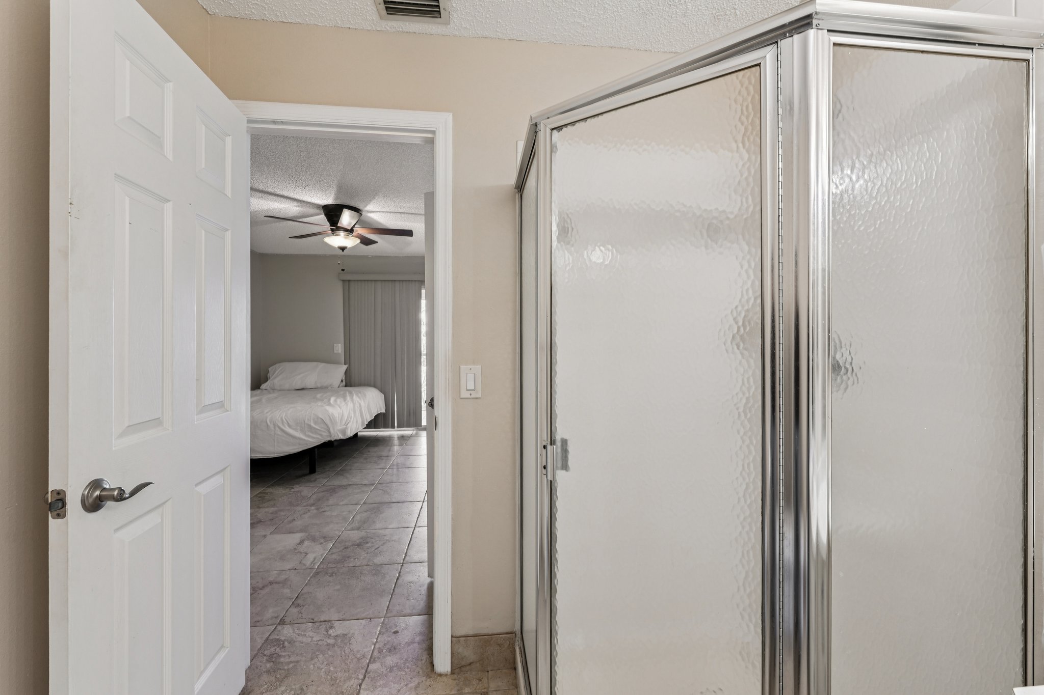 Kings Lake Blvd-S2201-019.jpg