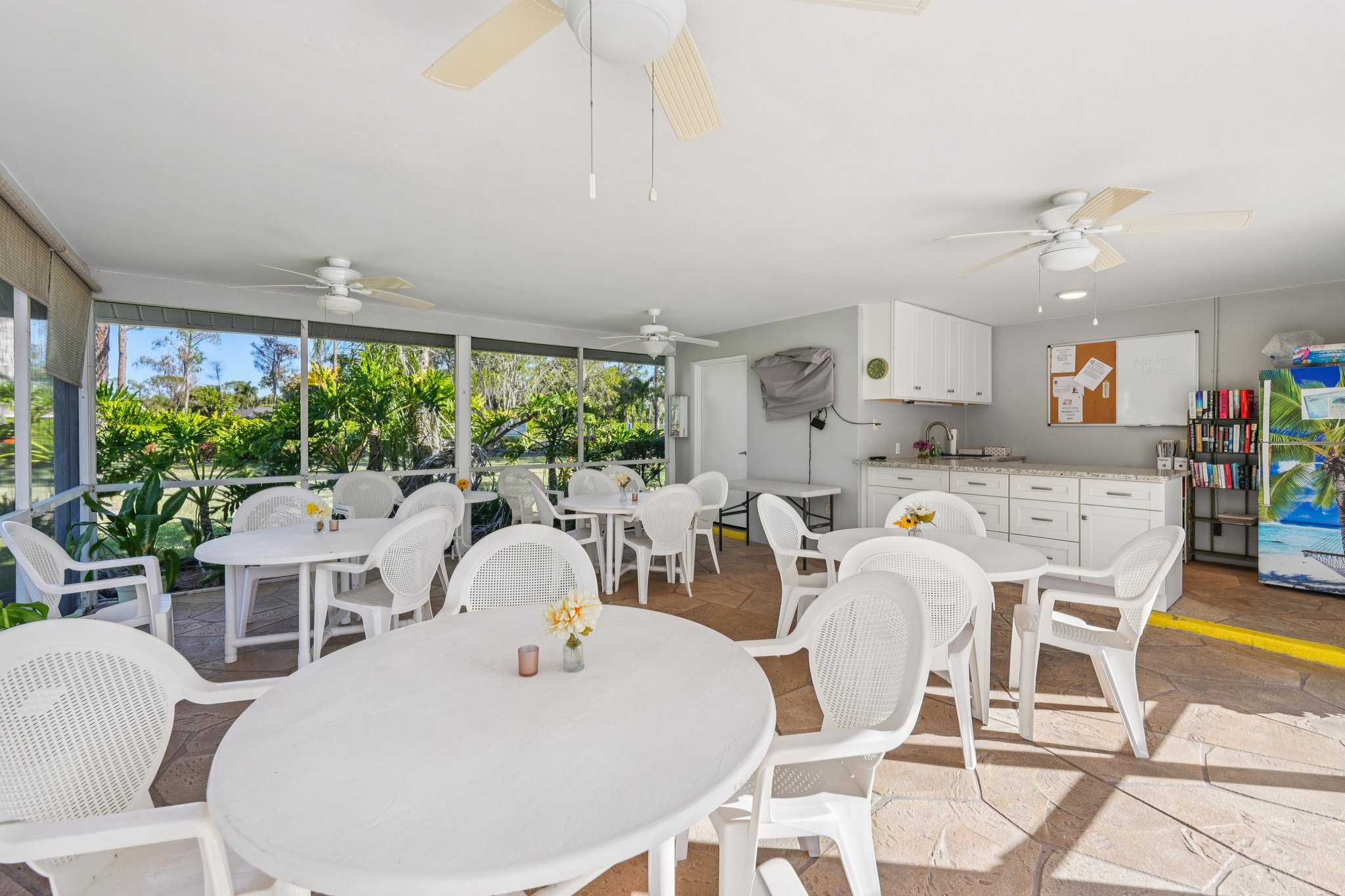 Kings Lake Blvd-2201-902.jpg