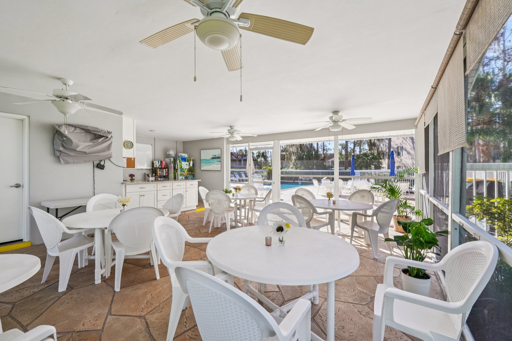 Kings Lake Blvd-2201-904.jpg