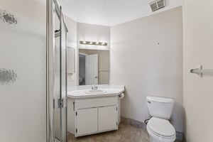 Kings Lake Blvd-S2201-018.jpg