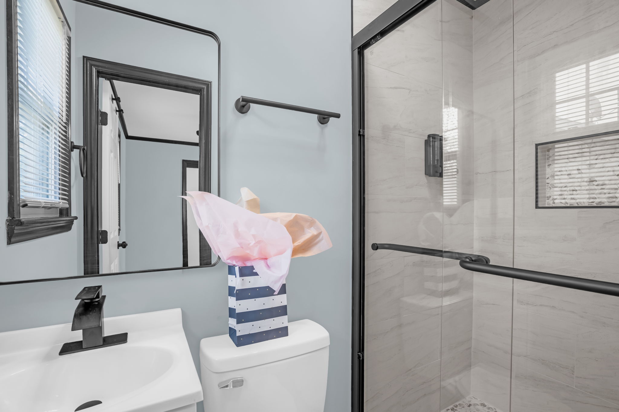 1704 Southgate St-19