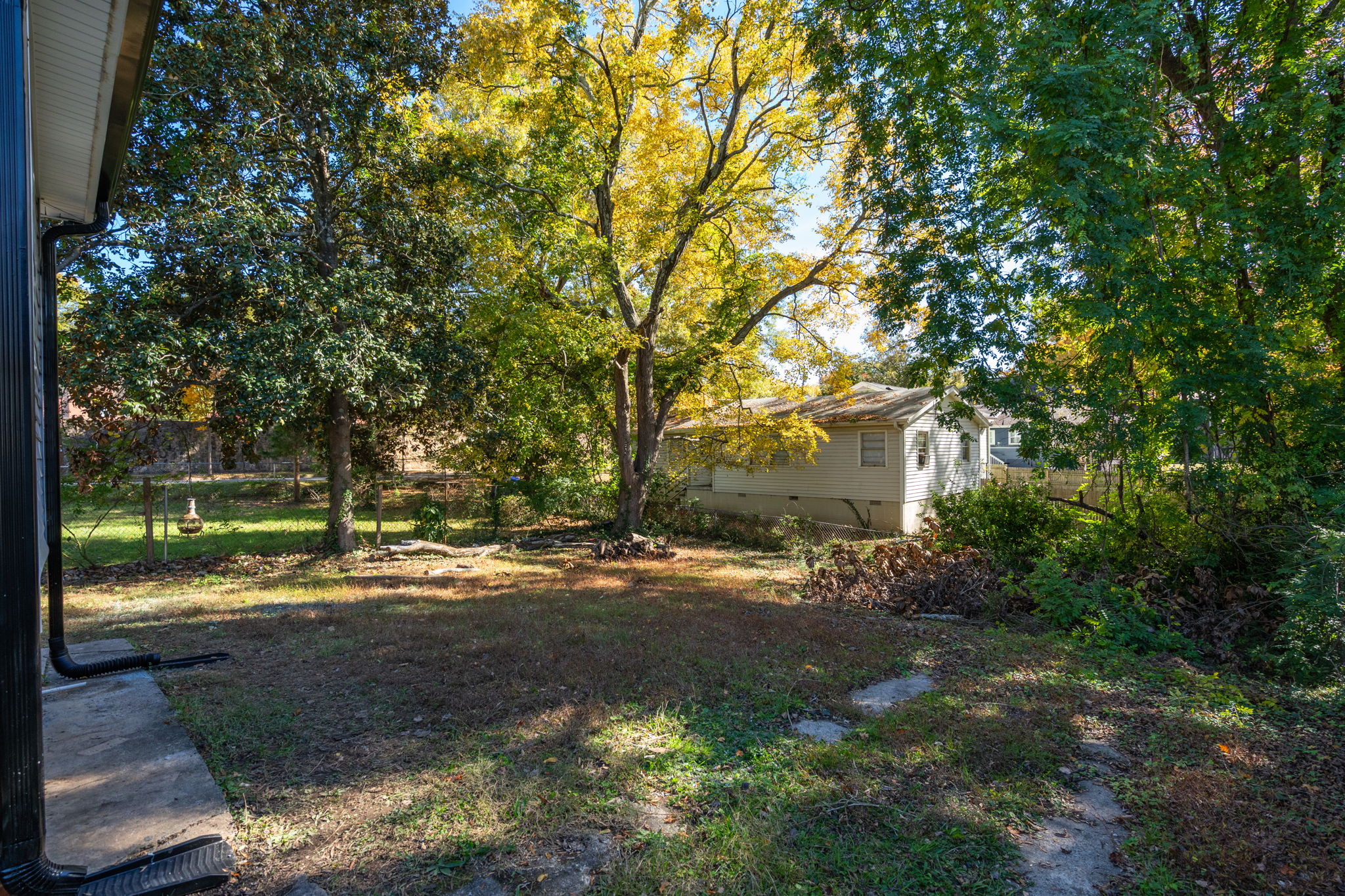 1704 Southgate St-26