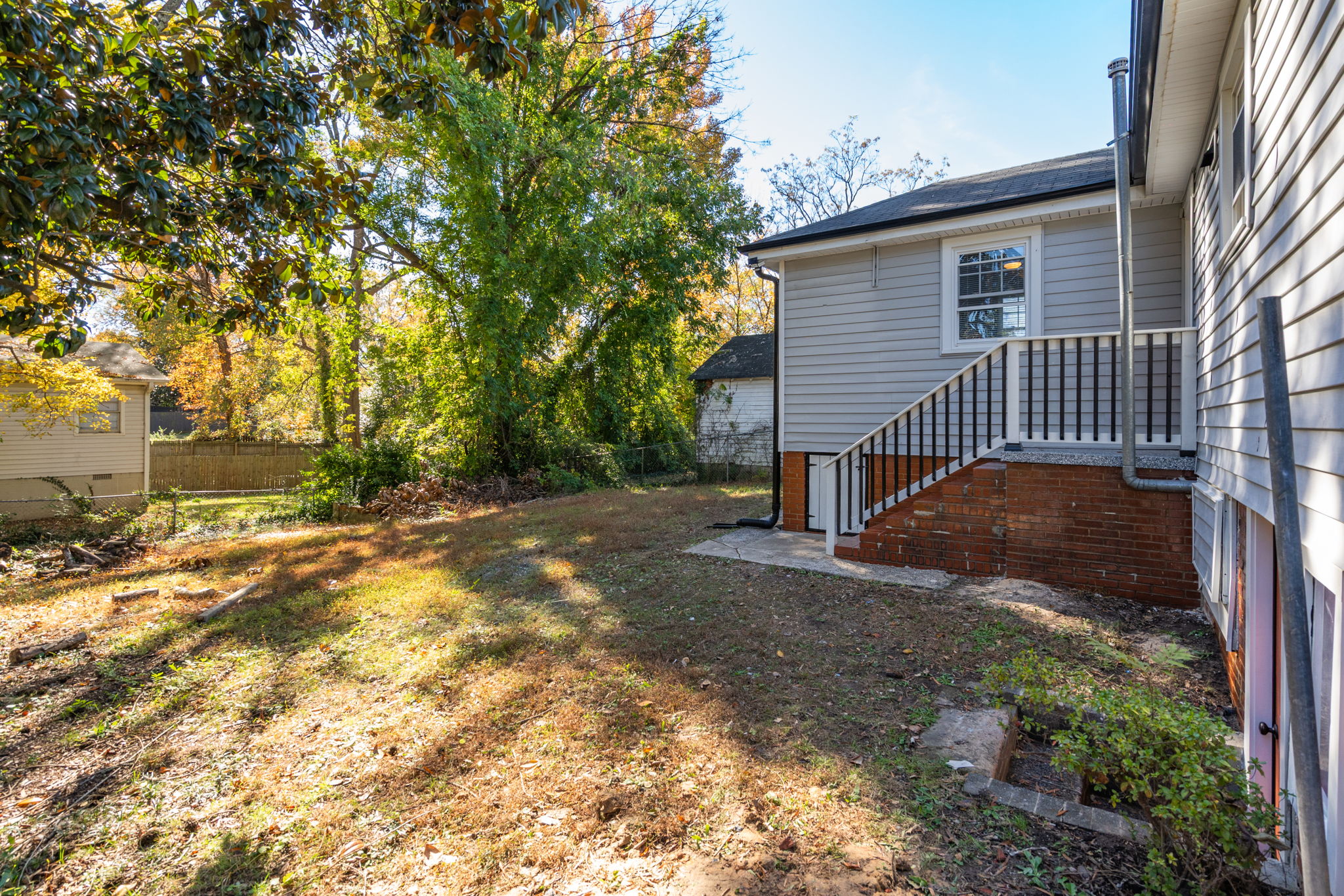 1704 Southgate St-30