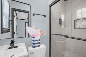 1704 Southgate St-19