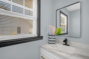 1704 Southgate St-21