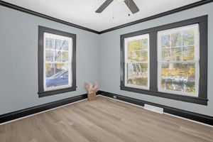 1704 Southgate St-23