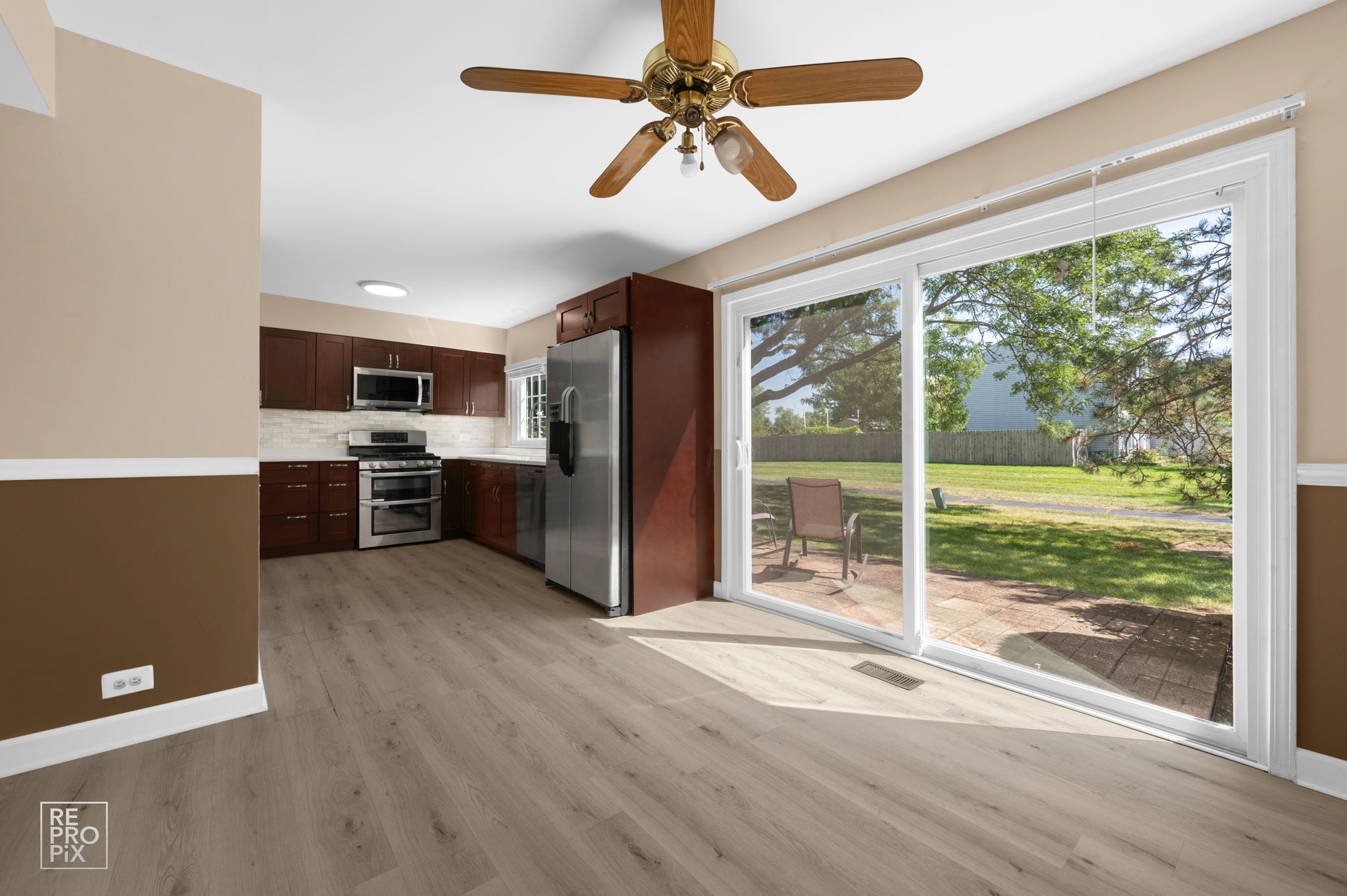 1705 College Green Dr, Elgin, IL 60123_004