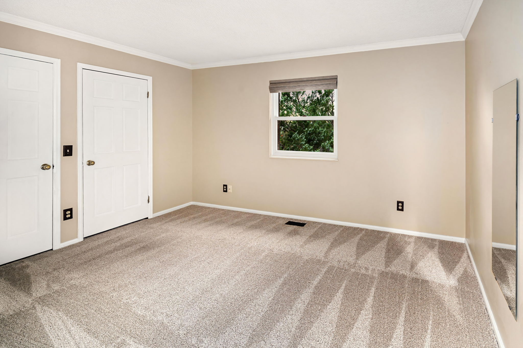 059-17053 E Jamison Ave
