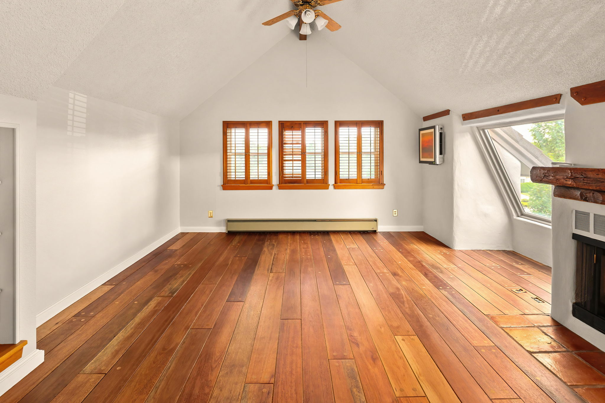 061-17053 E Jamison Ave