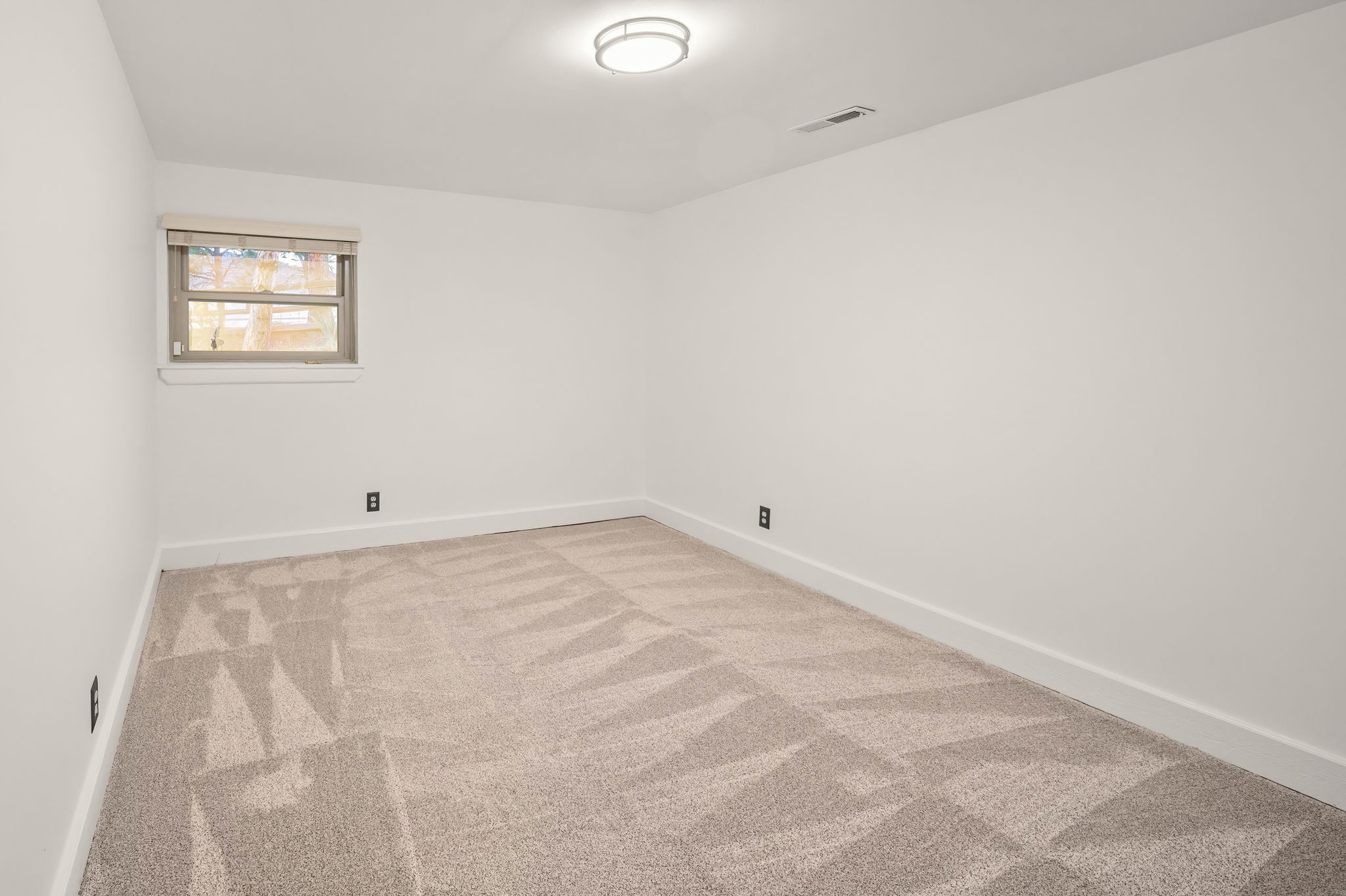 067-17053 E Jamison Ave