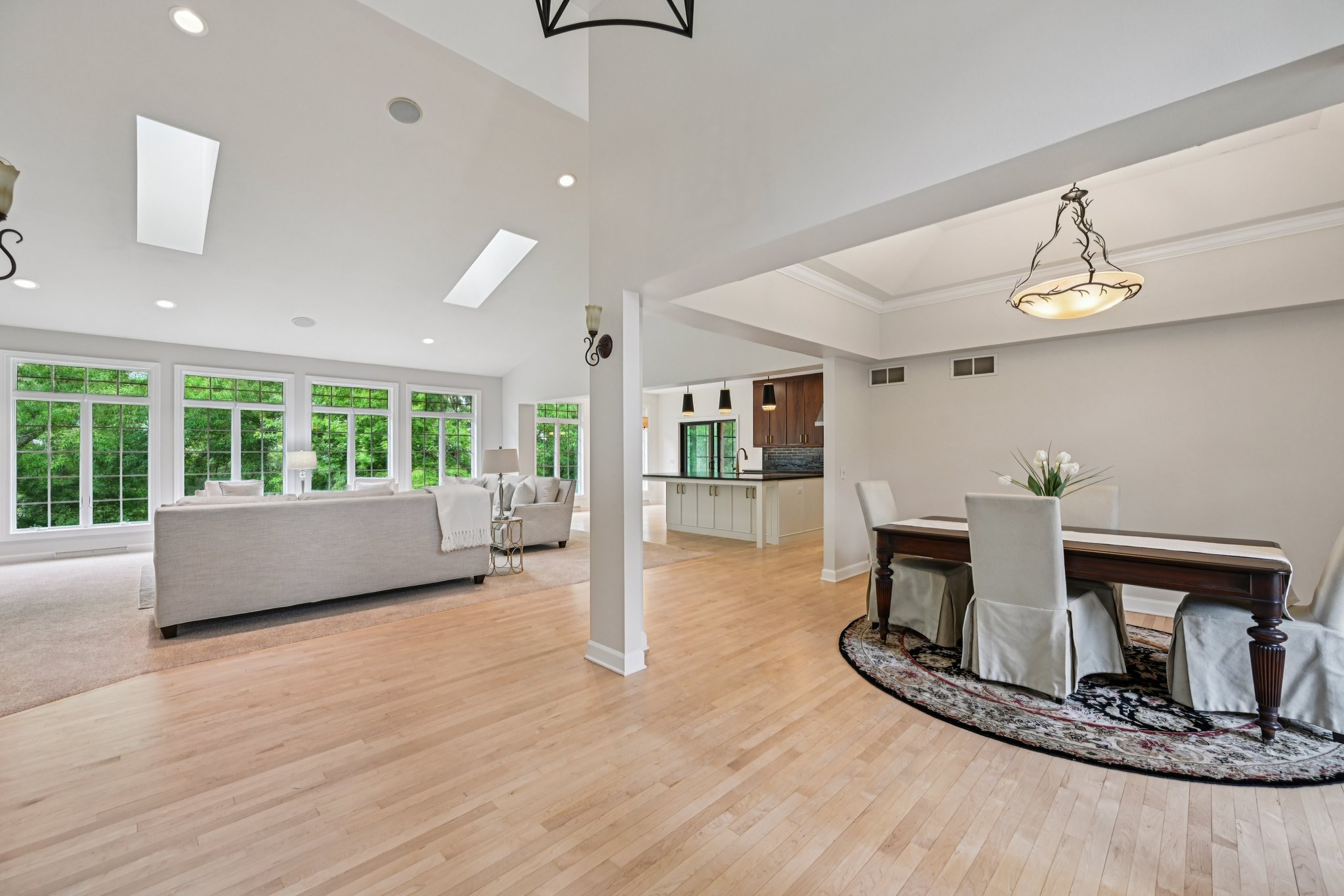 Ashlawn Ln-0406-004.jpg