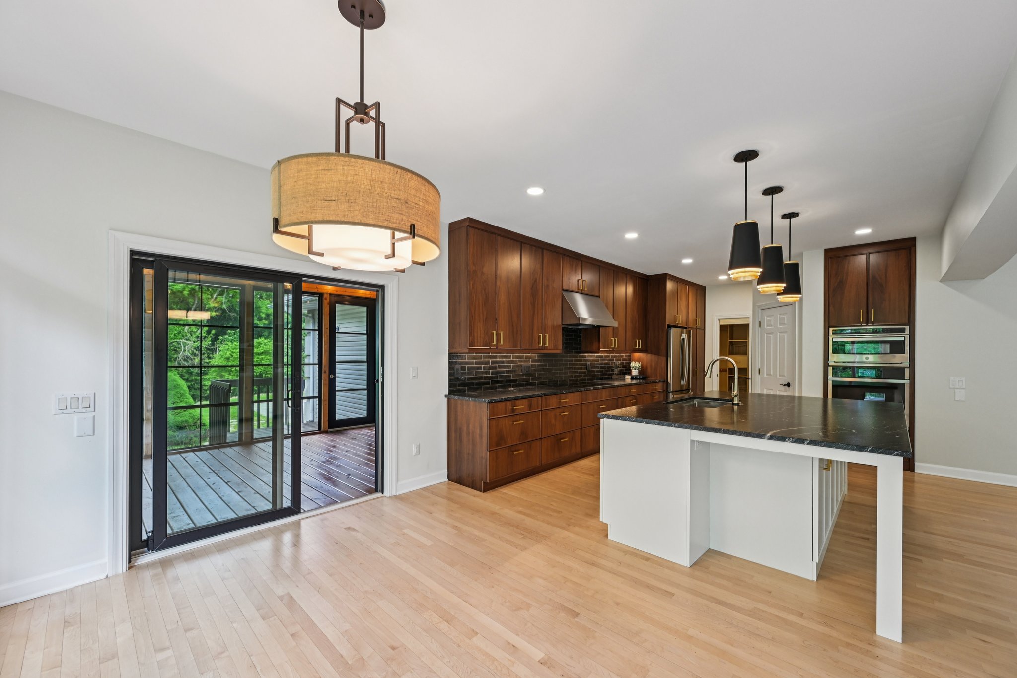 Ashlawn Ln-0406-017.jpg