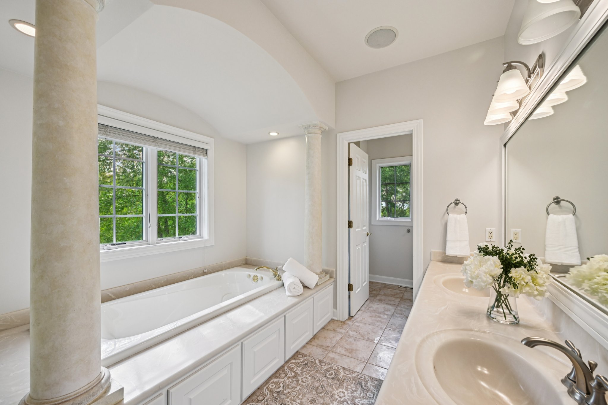 Ashlawn Ln-0406-062.jpg