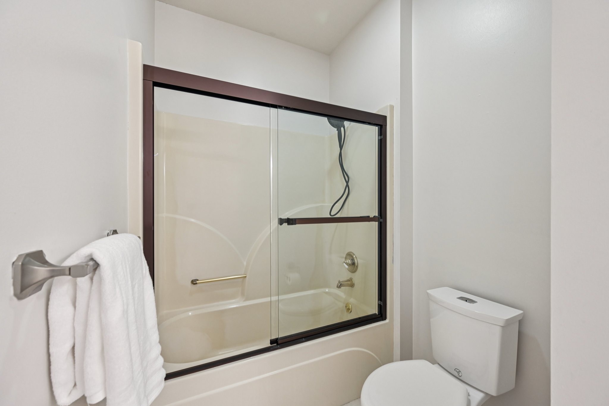 Ashlawn Ln-0406-074.jpg