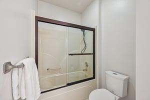 Ashlawn Ln-0406-074.jpg