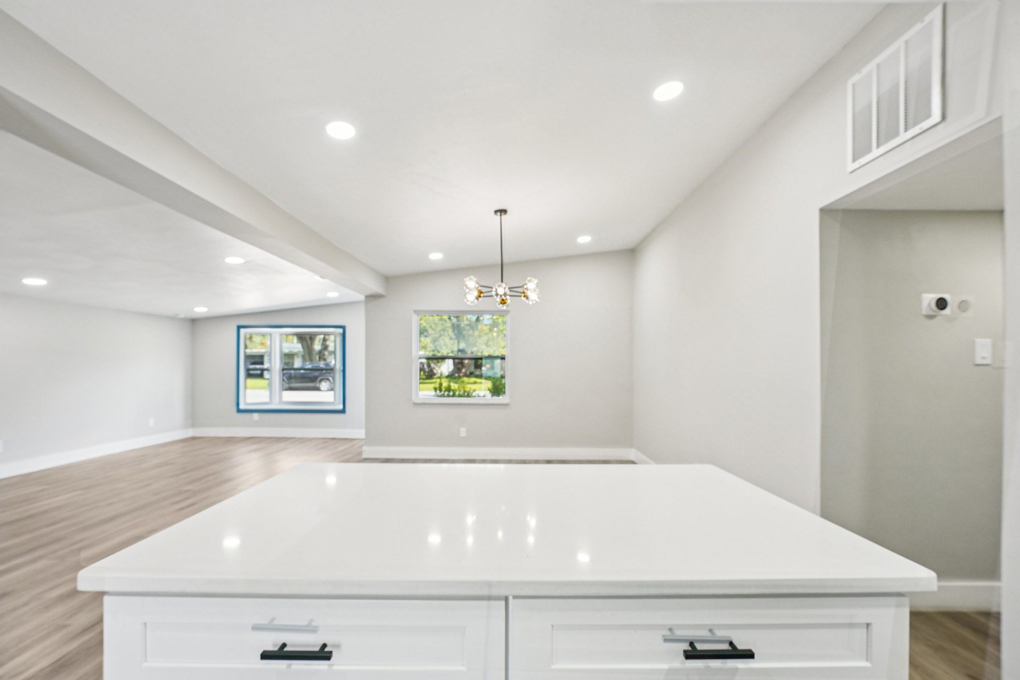 W Jean St-S2709-024.jpg