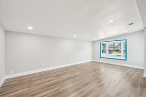 W Jean St-S2709-008.jpg