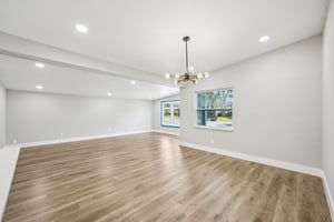 W Jean St-S2709-010.jpg