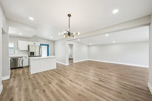 W Jean St-S2709-018.jpg