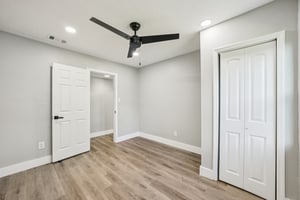 W Jean St-S2709-038.jpg