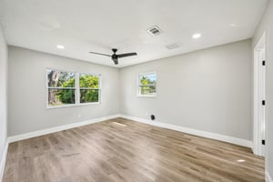 W Jean St-S2709-040.jpg