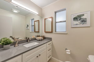  Photo 44
