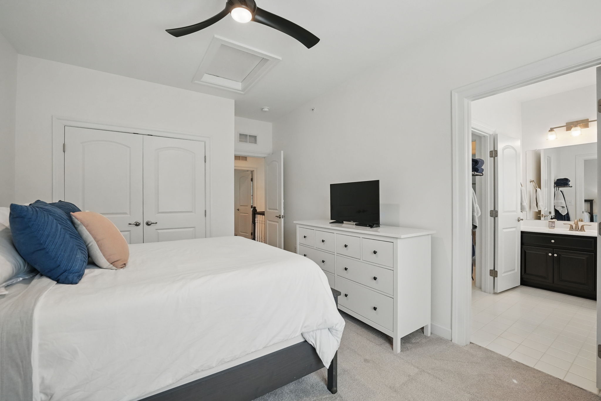 Bedroom #3 with buddy bath