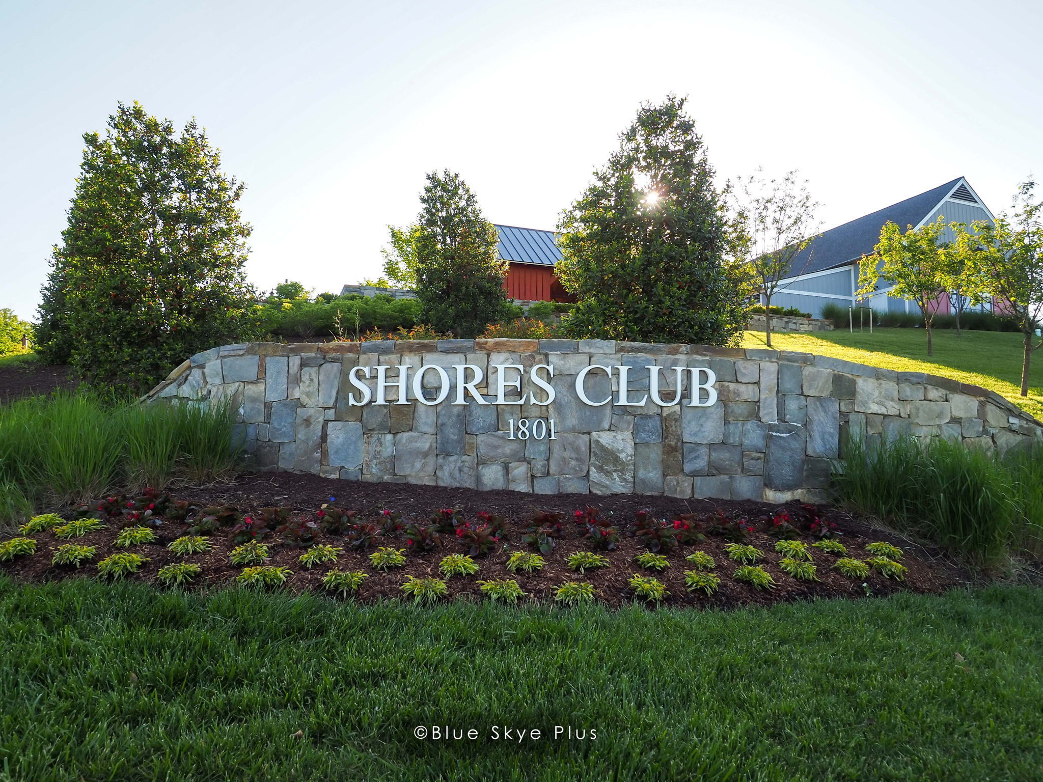Shores Club where you'll find a lot of the amenities!