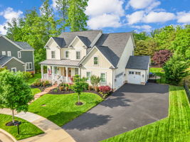 Don't miss this opportunity to move into this AMAZING home!