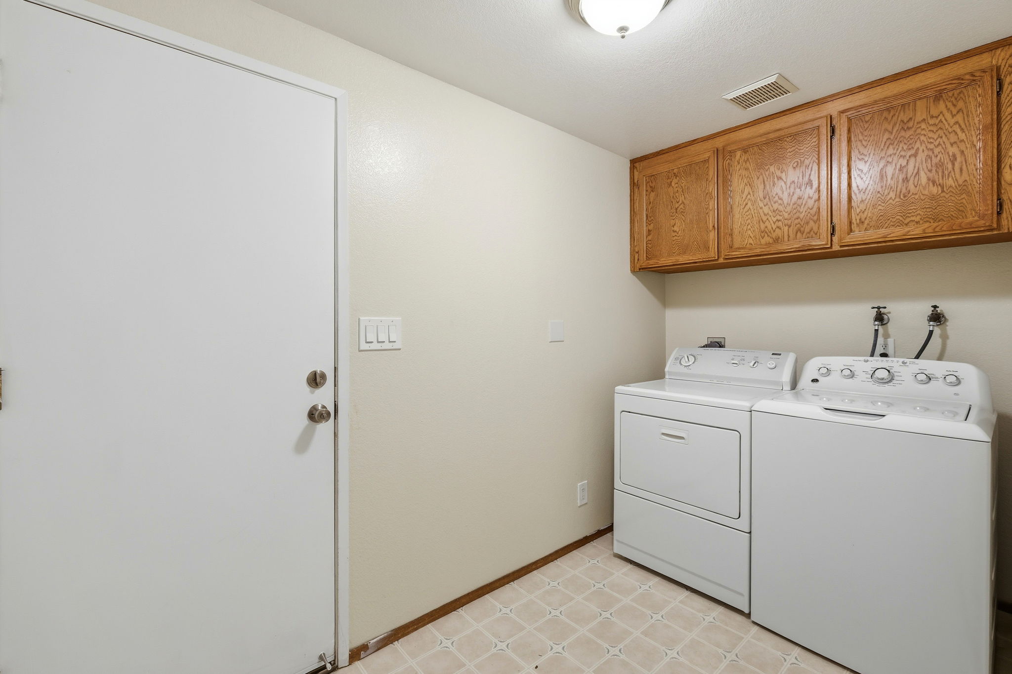 031_F8_1707 Geary Rd