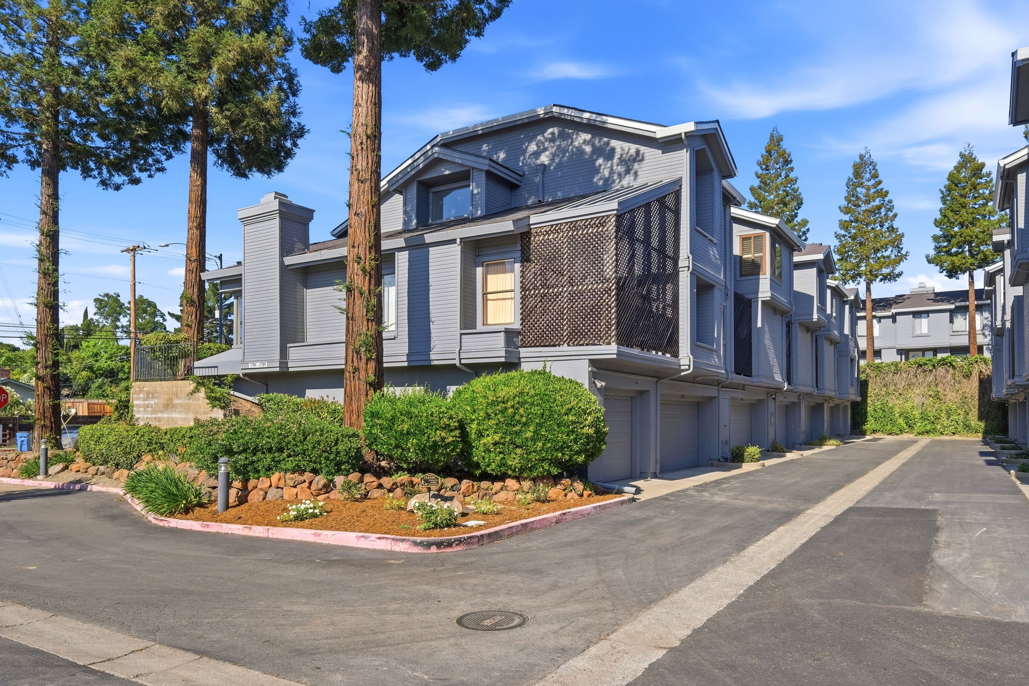 037_F8_1707 Geary Rd