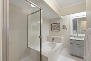 025_F8_1707 Geary Rd
