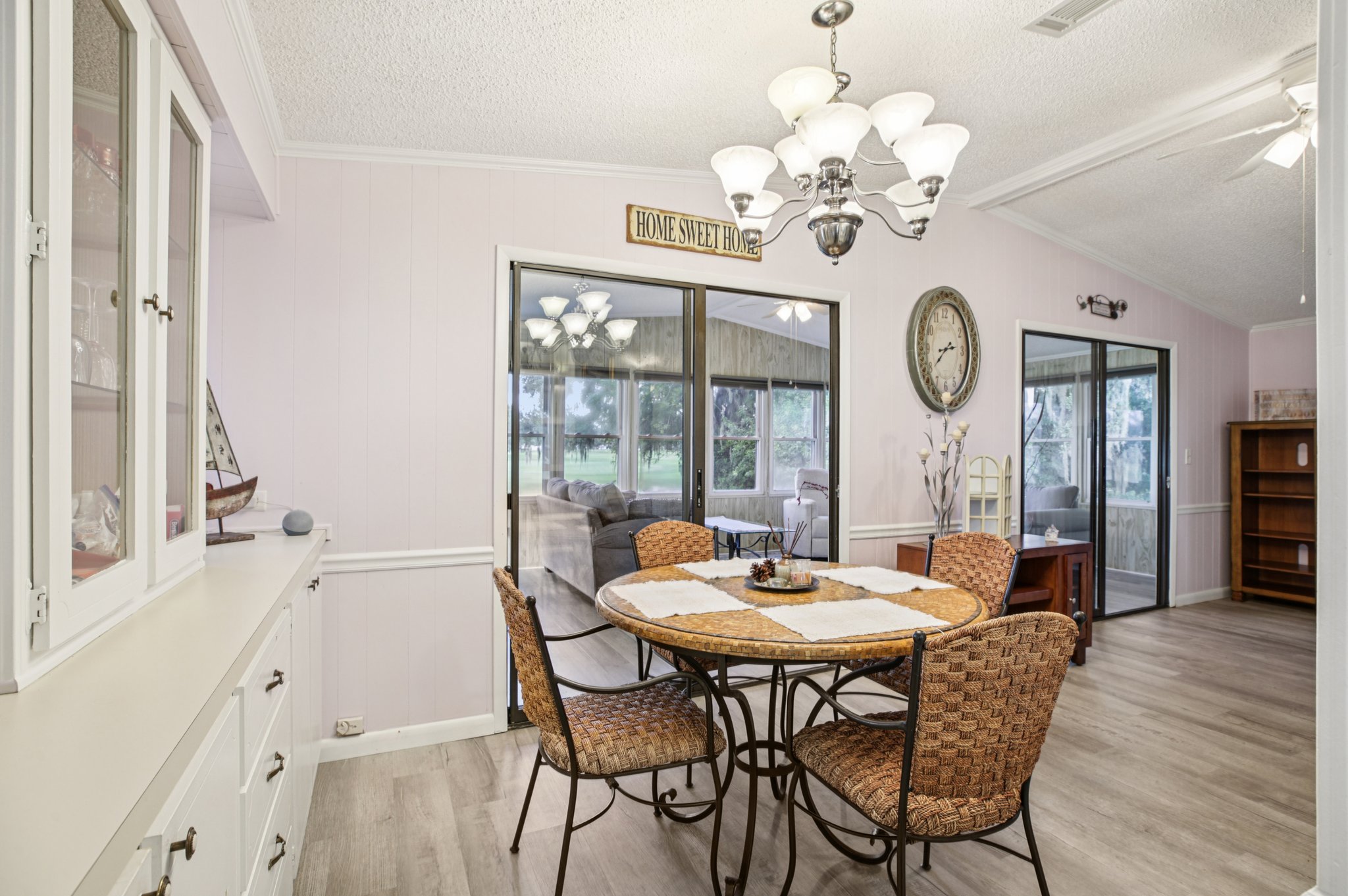 Lilly Ln-S2409-012.jpg