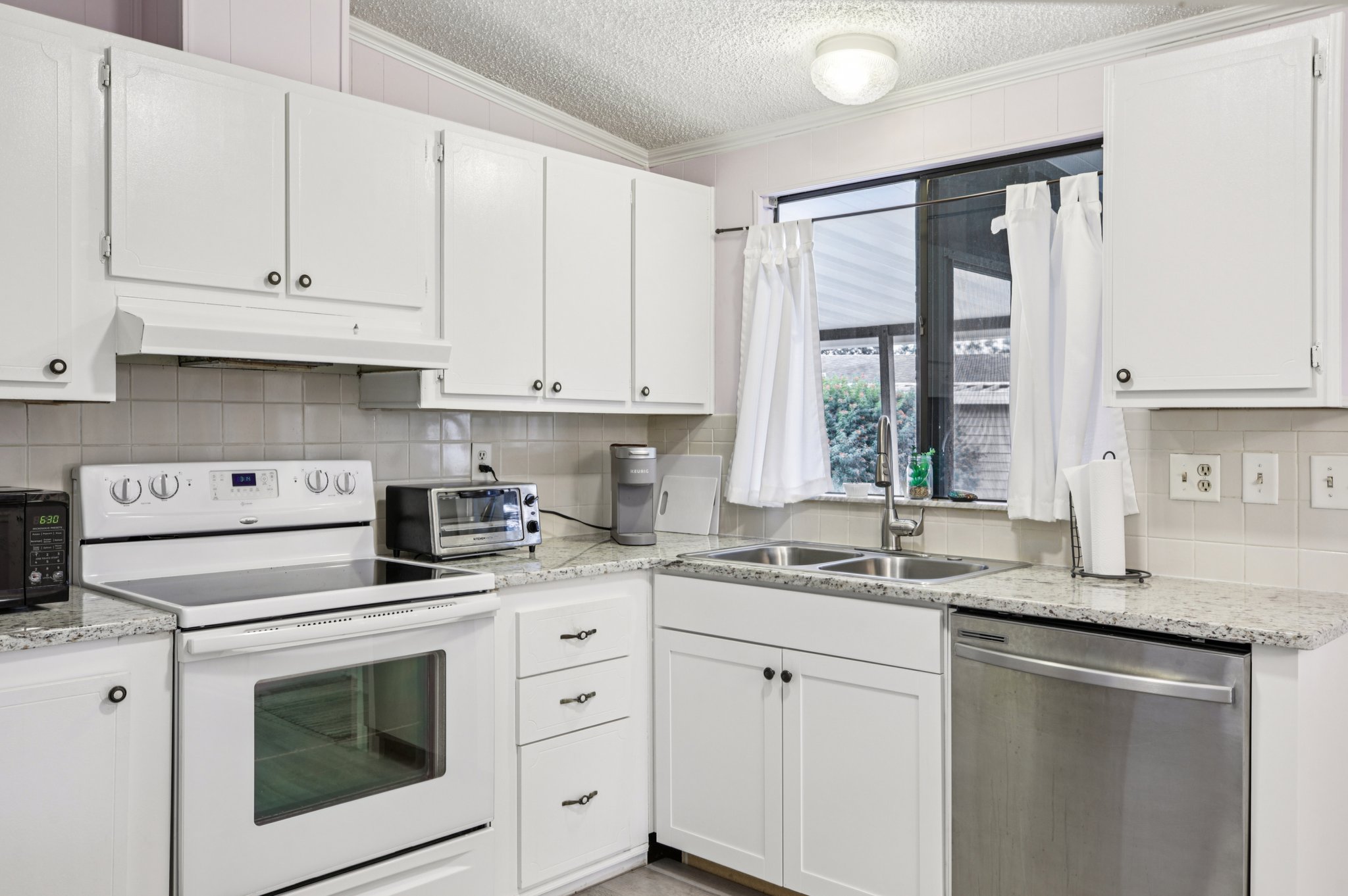 Lilly Ln-S2409-016.jpg